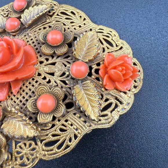 Vintage Gold Filigree Floral Brooch‎ With Coral Celluloid Rose Accents - Picture 2 of 6